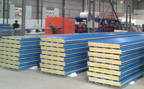 天峻彩钢岩棉板房多少钱一平米